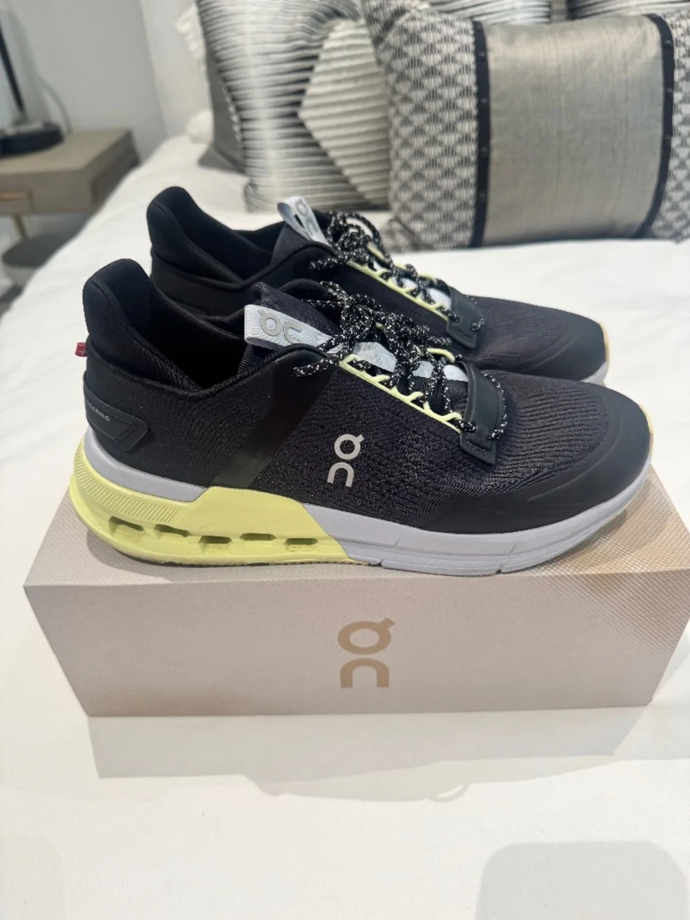 ON Cloudnova Flux Sneakers - Women's  9.5